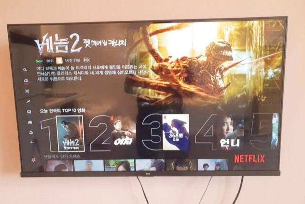 1Mins Hongik Station - 05 Apartment *